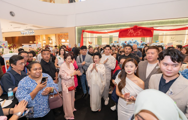 Image from: Tresor Monde.H Raikan Pembukaan Rasmi Butik Di KLGCC Mall