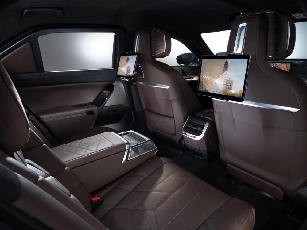 Image from: BMW 7 Series Protection: Jentera Kebal Mewah