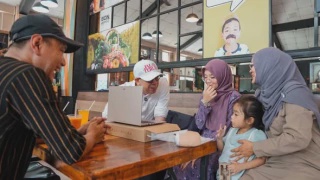 Image from: Lumba Kura-Kura Dan Arnab Curi Perhatian, Netizen Berseloroh 'Ingat Dalam Dongeng Je Kura-Kura Menang'