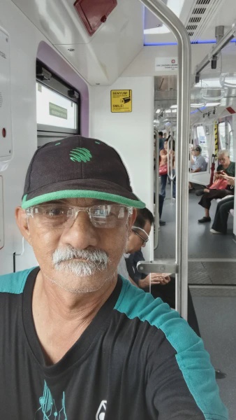 Image from: Siap Update Satu-satu, Pak Cik "Steady" Share Pengalaman Naik LRT3