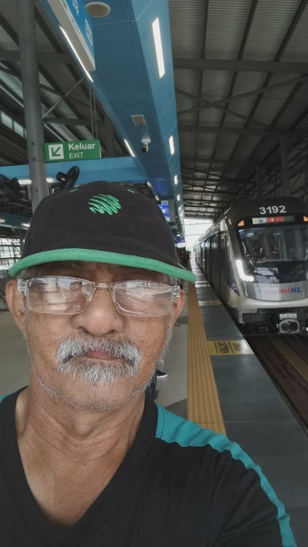 Image from: Siap Update Satu-satu, Pak Cik "Steady" Share Pengalaman Naik LRT3