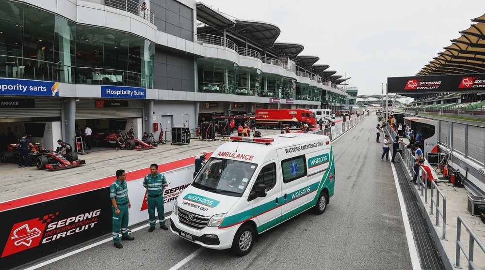Image from: Belum Angkat Bendera Pun, Jenama Tempatan Dah Sibuk 'Warm Up' Untuk F1 Sepang