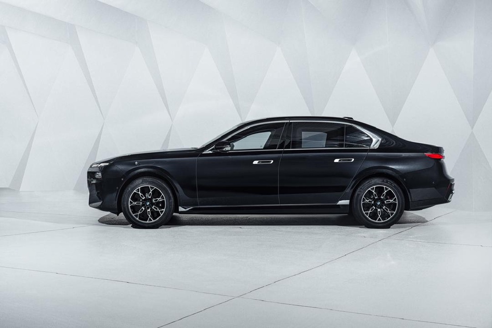 Image from: BMW 7 Series Protection: Jentera Kebal Mewah