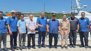 Image from: Sultan Nazrin Rasmi Kem 69 Komando Bernilai RM206 Juta