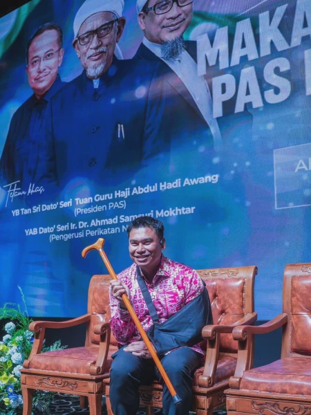 Image from: Beli Tongkat Hadi Awang RM16,500 Bukan Kerana Taksub, Muqharabbin Jelaskan Sebab Sebenar