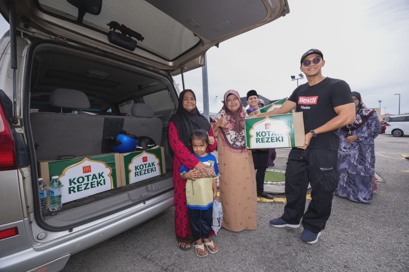 Image from: McDonald’s Malaysia Serah Zakat RM100,000 kepada MAIK, Perluas Manfaat Zakat kepada Komuniti Dan Pelajar UMK