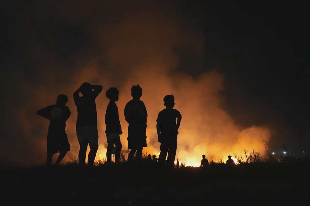 Image from: Api Terus Merebak, Kawasan Tanah Gambut Di Sumatera Makin Terbakar