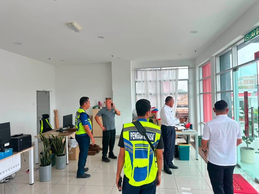 Image from: Tular Premis Pasang Bendera Terbalik, MBIP Arah Tutup Kerana Tiada Lesen Perniagaan Sah