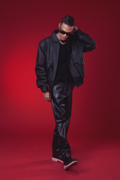 Image from: Lil J Temui Sisi Lucu Di Sebalik Patah Hati Menerusi Single Baharu “Senjittah”