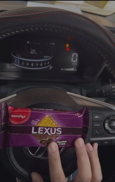 Image from: Wanita Kongsi Momen Dapat Kereta Idaman, Tapi Ada 'Plot Twist' Yang Buat Ramai Ketawa