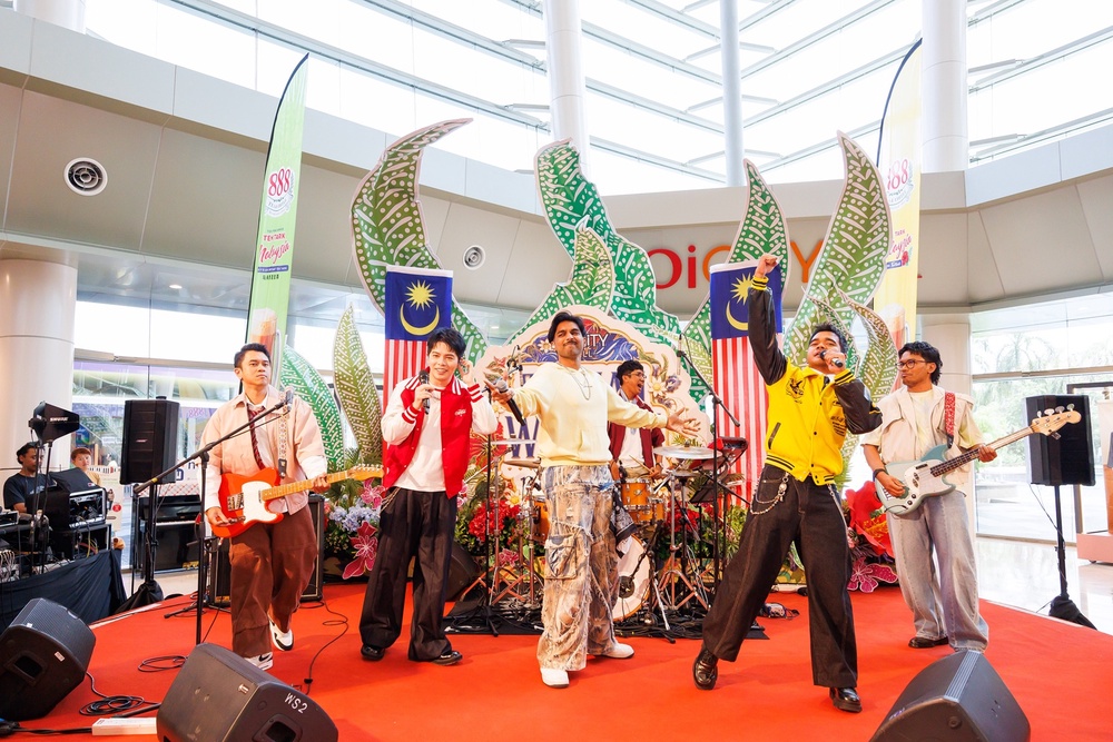 Image from: 888 Tea & Coffee Lancar 'Bersama Kita Tertarik' Sempena Merdeka