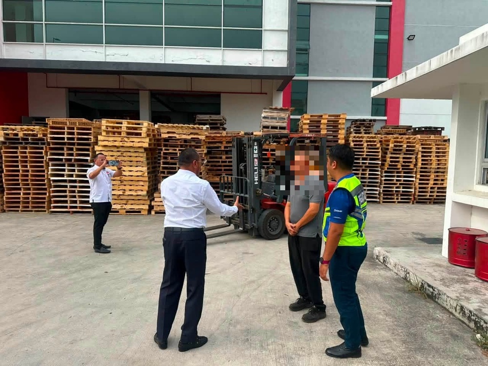 Image from: Tular Premis Pasang Bendera Terbalik, MBIP Arah Tutup Kerana Tiada Lesen Perniagaan Sah