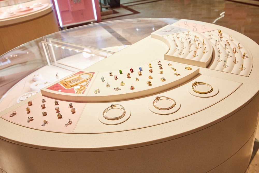 Image from: PANDORA Malaysia Buka Semula Butik Di Pavillion KL dan Suria KLCC Dengan Konsep Baharu