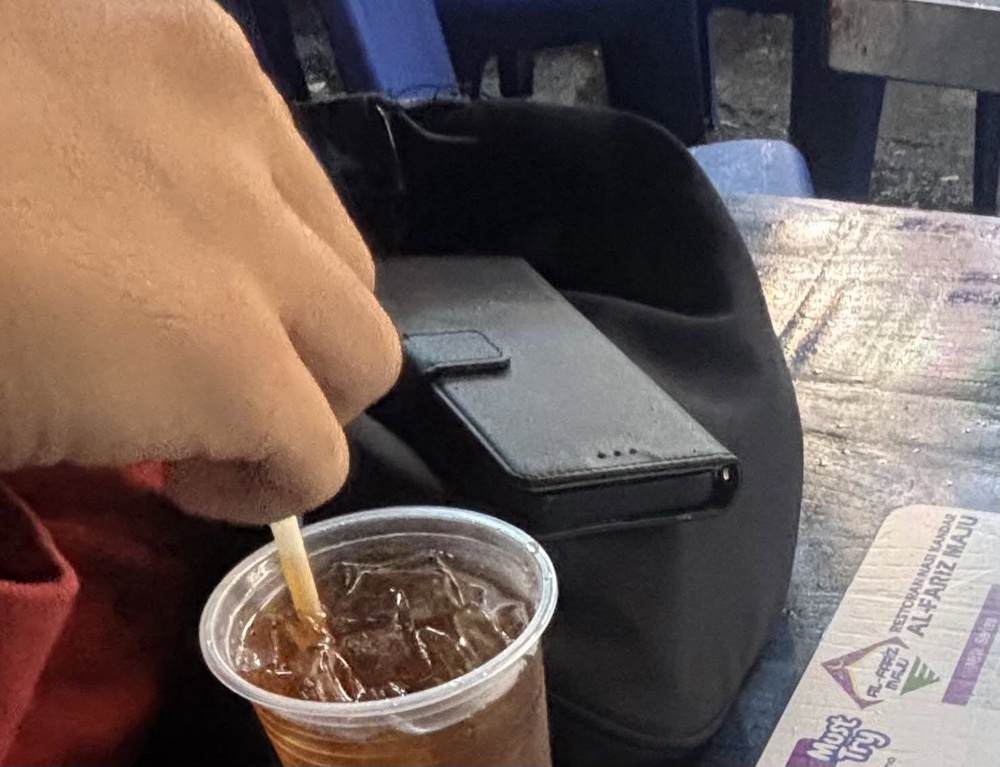 Image from: 'Flip Case' Jadi Trend? Ramai Berseloroh Suami Dah Masuk Fasa 'Pakcik Surau'