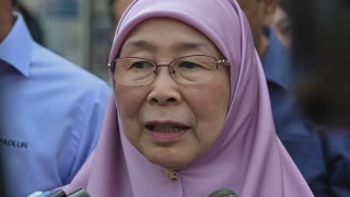Image from: Warga Myanmar Sanggup Bayar RM6,000 Demi Masuk Malaysia Secara Haram