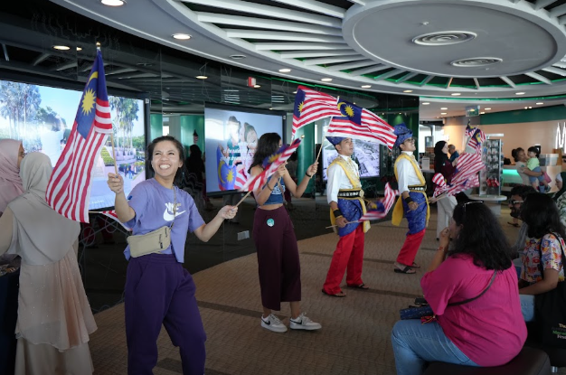 Image from: Menara Berkembar PETRONAS Rai 27 Tahun Ikon Kebanggaan Negara