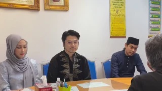 Image from: "Alhamdulillah," Bekas Penerjun Negara, Kimberly Bong Umum Peluk Islam