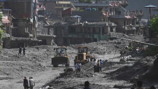 Image from: Banjir Nepal: Lebih 100 Pekerja Dikhuatiri Terperangkap Dalam Terowong