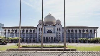 Image from: Dua OKT Lari Dari Mahkamah Kulim Ketika Proses Tahanan Semula