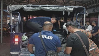 Image from: Sembilan Lot Kilang Terbakar Di Bercham, Seorang Lelaki Melecur