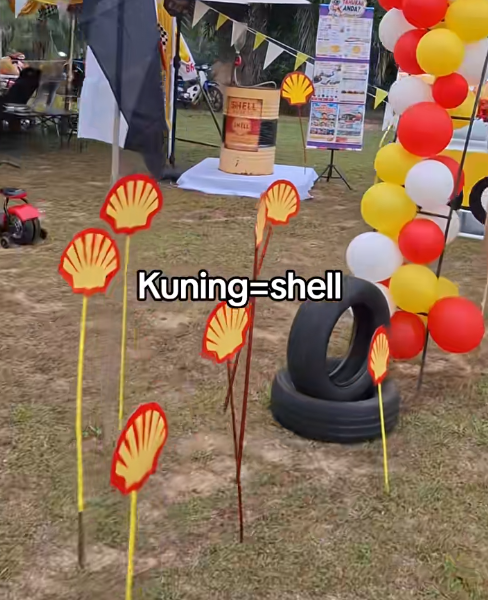 Image from: Rumah Sukan Tema Stesen Minyak Curi Tumpuan, Siap Ada Kedai Mesra