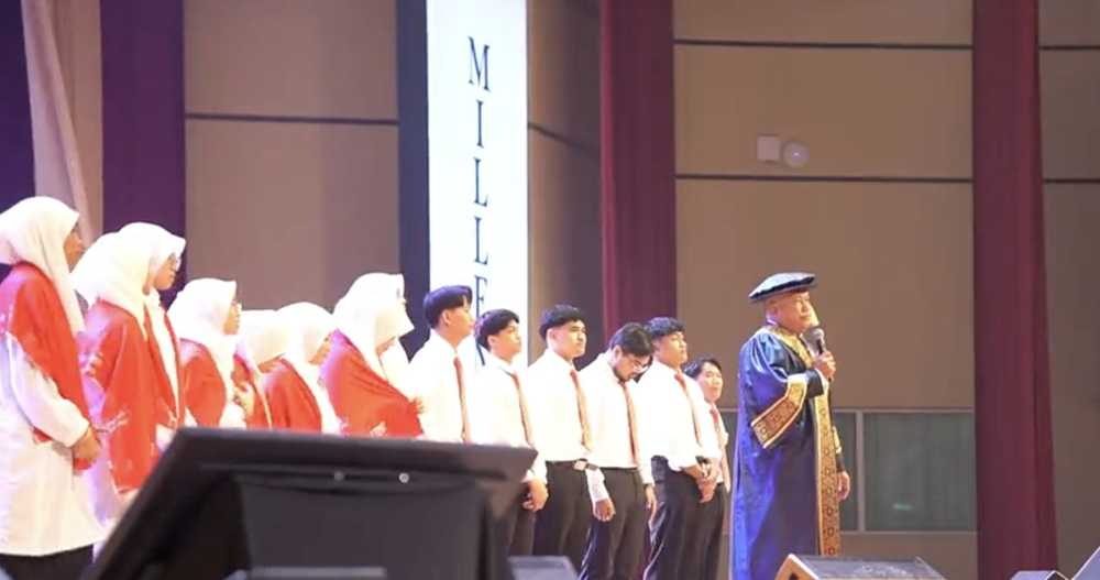 Image from: “Mereka Hebat,” Naib Canselor UPSI Rai Pelajar Anak Yatim, Ucapannya Buat Ramai Sebak