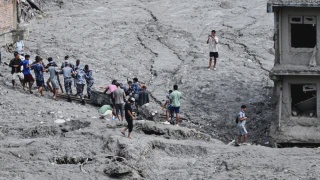 Image from: Pemilik Imbas Detik Cemas Terperangkap Dalam Rumah Hijau Ketika Banjir Nepal