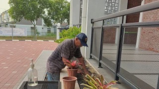 Image from: Pesara Tentera Kesal Tidak Dapat Selamatkan Isteri, Dua Anak