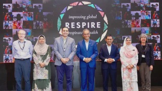 Image from: Kekangan Kewangan Bukan Halangan Sambung Belajar Di UPNM - Naib Canselor
