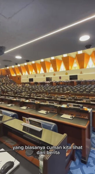 Image from: Lelaki Indonesia Teruja Pertama Kali Masuk Parlimen Malaysia, Puji Sifat Keterbukaan Negara