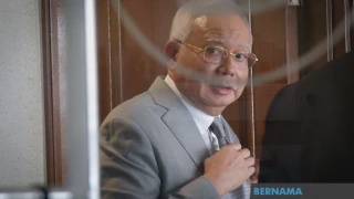 Image from: Najib Terharu Dengan Sokongan Dan Bantuan, Tak Mahu Sesiapapun Terbeban
