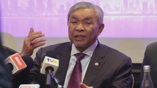 Image from: Najib Masih Berhadapan Pelbagai Kes Walaupun Jalani Tahanan Rumah