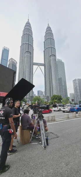 Image from: Filem Wanted By Family Yang Mengambil Lokasi Penggambaran Di Malaysia, Bakal Ditayangkan Di Lebih 25 Negara