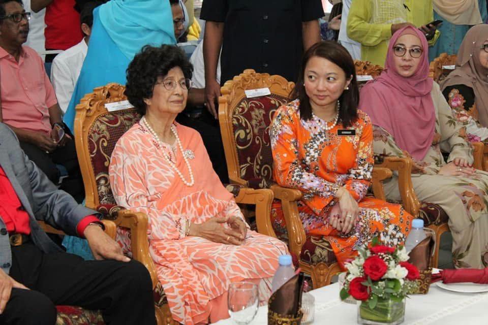 Image from: Hannah Yeoh Kenang Kelembutan Dan Kewibawaan Tun Dr Hasmah