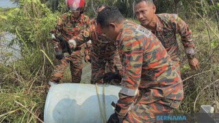 Image from: 16 Penumpang Feri Virgo Transport 08 Diselamatkan Kapal Tangki Selepas Tenggelam Di Laut Jawa
