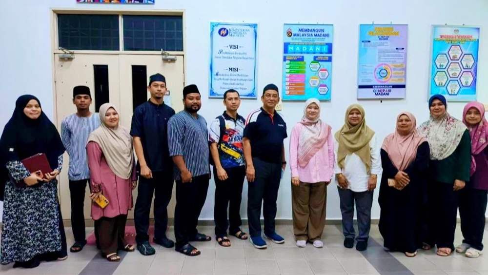 Image from: Tengah ‘Prep’, Tiba-Tiba Menteri Pendidikan Singgah GUAMSS