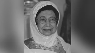 Image from: “Satu Kehilangan Besar Buat Seluruh Rakyat Malaysia...” Siti Nurhaliza Sebak Kenang Pemergian Tun Dr Siti Hasmah