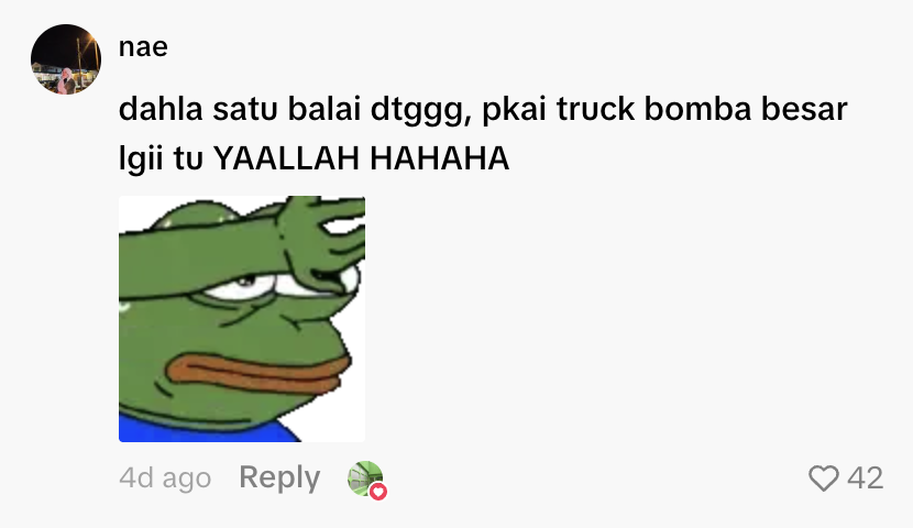 Image from: “Macam Ni Pun Takut”, Panik Biawak Masuk Rumah, Bomba Datang Pegang Sebelah Tangan Je