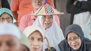 Image from: Pemergian Siti Hasmah Tinggalkan Sejuta Kenangan - Mokhzani