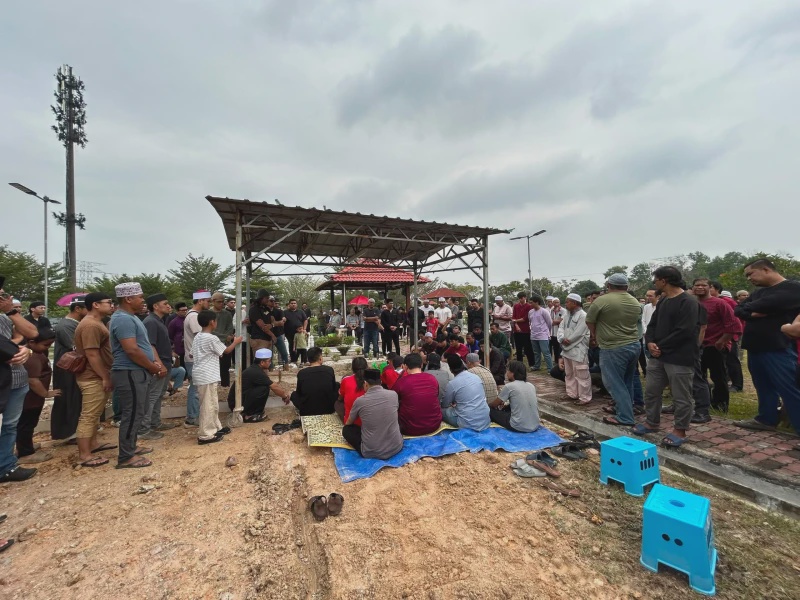Image from: “Kena Selalu Datang...” Hasrat Arwah Abang Kembali Ke Rembayung Tak Kesampaian, Meninggal Dunia Kerana Kanser