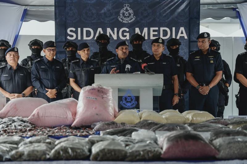Image from: Sindiket Dadah RM2.4 Bilion Tumpas, Lima Dihadap Ke Mahkamah