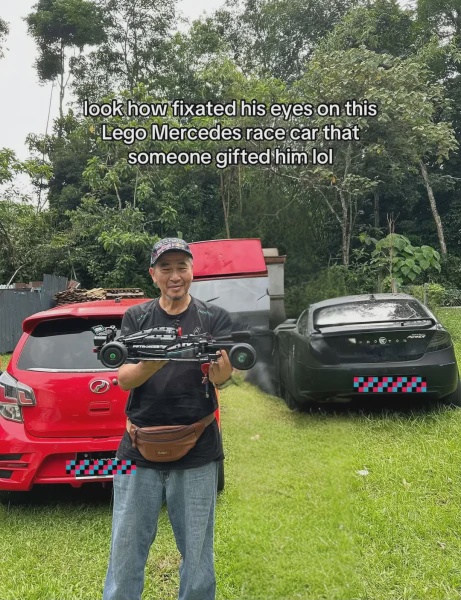 Image from: “Peminat Tegar Yang Sebenar..." Wanita Kongsi Koleksi F1 Milik Ayah, Macam-Macam Ada