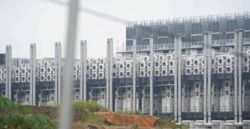 Image from: Batam Bergelap, Bekalan Air Bersih Dan Rangkaian Telefon Turut Terjejas