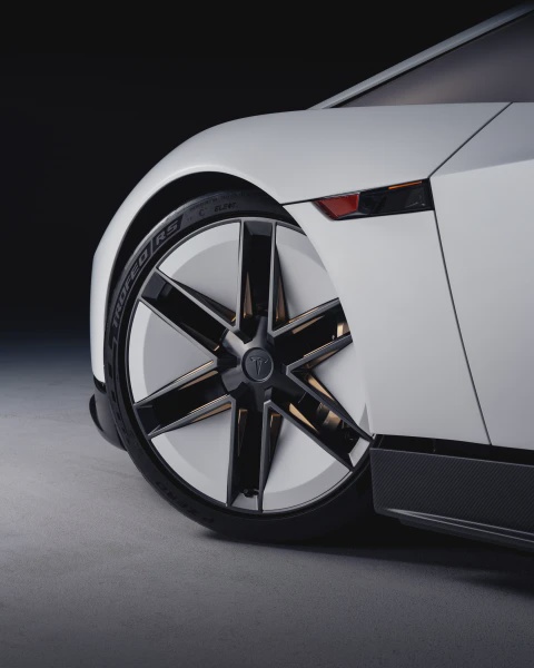 Image from: Tesla Perkenal Roadster Baharu, Kereta Terbang Bukan Lagi Angan-Angan