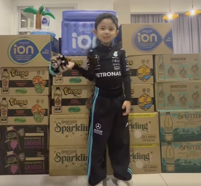 Image from: Rezeki Noman, Spritzer Buat Kejutan Istimewa Selepas Aksi "T-Pose" Di F1 Tular