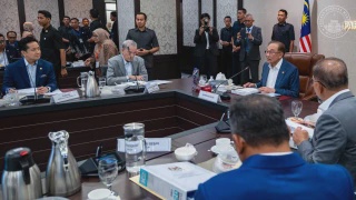 Image from: Raja Permaisuri Agong Ziarah Keluarga Allahyarhamah Irene Sofiya