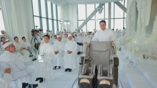 Image from: PM Anwar Titip Hadiah Kahwin Buat Bella & Syed Saddiq, Ayden Siap Bacakan Kad Ucapan