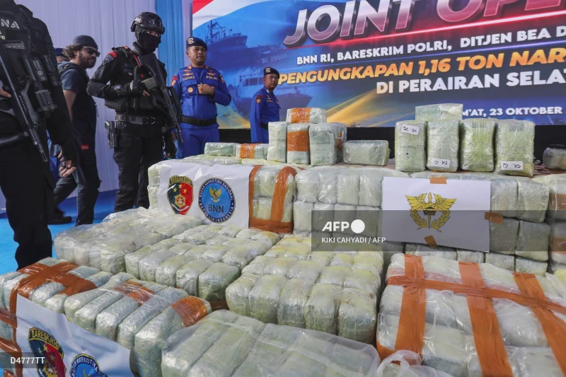Image from: Indonesia Rampas 1.16 Tan Ketamin Di Selat Melaka, Kapal Milik Syarikat Malaysia Ditahan
