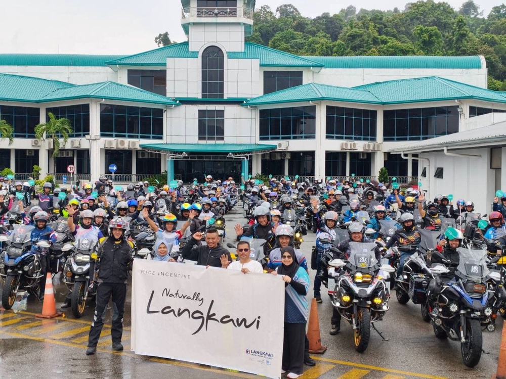 Image from: Konvoi BMW GS Owner Malaysia 'Serang' Langkawi, Eratkan Hubungan Komuniti