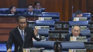 Image from: Dakwa Tiada Kenderaan Untuk Ke Mahkamah, Christy Ng Persoal Individu Masih Aktif Di Threads